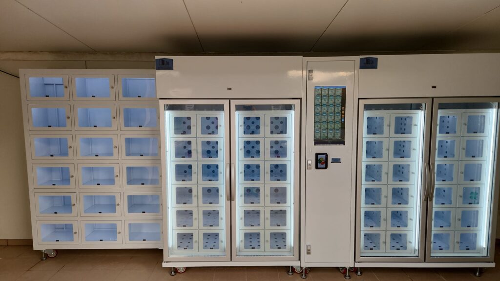 la Ferme du Paillard Distributeurs Automatiques : Le Répandu et Le Passe Partout